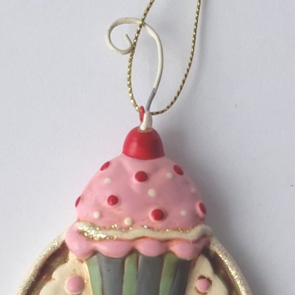 Cupcake Ornament - Picture 3 of 4